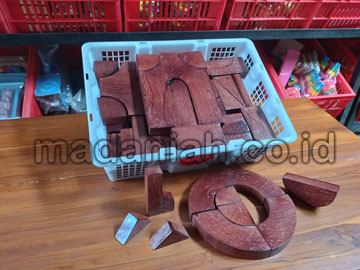 Distributor Balok PDK Plitur Pinus di Serdang Bedagai