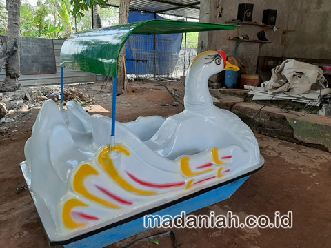 Pengrajin Sepeda Bebek Air Bolaang Mongondow