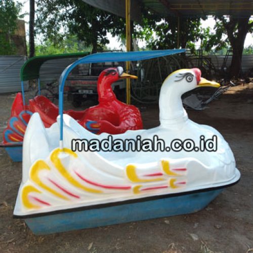 Pengrajin Sepeda Bebek Air Kapuas Pengrajin Sepeda Bebek Air Kapuas
