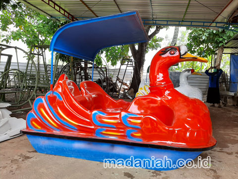 Pengrajin Sepeda Bebek Air Kepulauan Aru