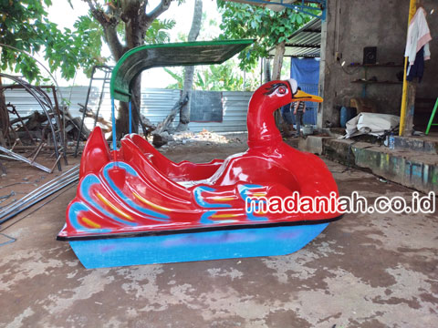 Pengrajin Sepeda Bebek Air Ketapang