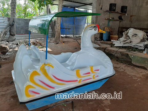 Pengrajin Sepeda Bebek Air Muna