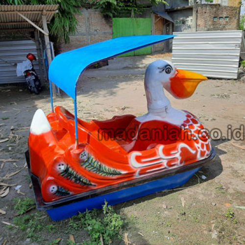 Pengrajin Sepeda Bebek Air Pulau Morotai Pengrajin Sepeda Bebek Air Pulau Morotai
