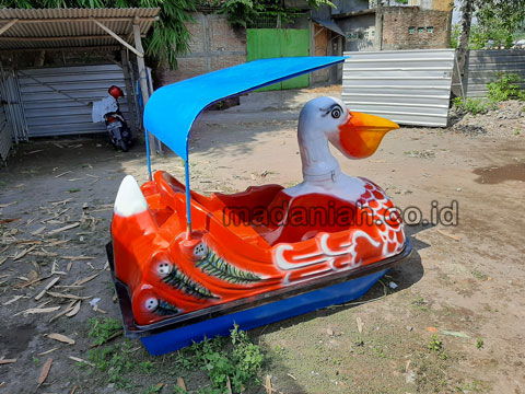 Pengrajin Sepeda Bebek Air Pulau Morotai