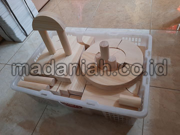 Produsen Balok PDK Natural Pinus di Waropen