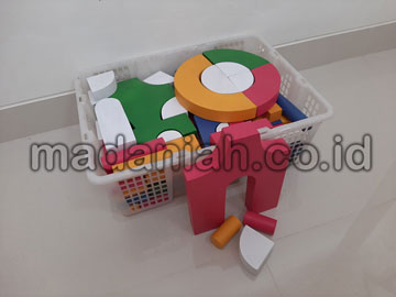 Produsen Balok PDK Warna di Halmahera Timur