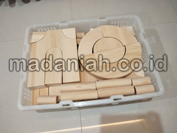 Toko Balok PDK Natural Pinus di Dogiyai