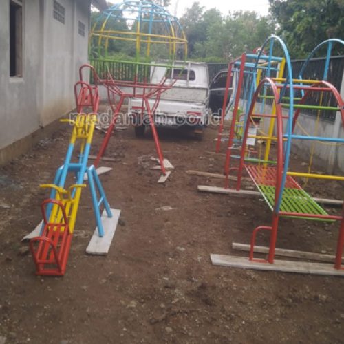 Jual Murah Mainan Jungkat-Jungkit Anak Sentolo Jual Murah Mainan Jungkat-Jungkit Anak Sentolo