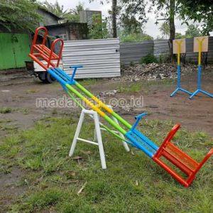 Jual Murah Mainan Jungkat-Jungkit Besi Karawang Jawa Barat