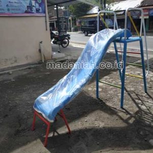 Jual Murah Mainan Perosotan Fiber Anak TK Nganjuk Jawa Timur Jual Murah Mainan Perosotan Fiber Anak TK Nganjuk Jawa Timur