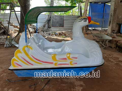 Pengrajin Sepeda Bebek Air Keerom