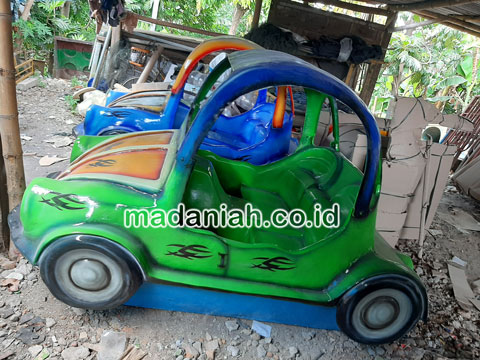 Pengrajin Sepeda Bebek Air Majene Terbaru