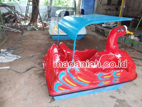 Pengrajin Sepeda Bebek Air Mataram