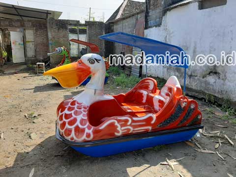 Pengrajin Sepeda Bebek Air Pegunungan Bintang