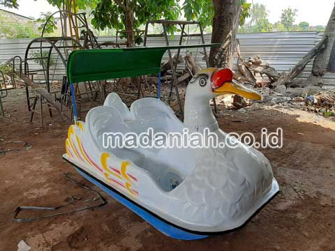 Pengrajin Sepeda Bebek Air Puncak