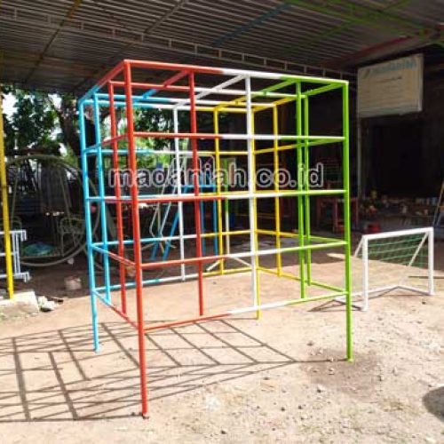 Produsen Mainan Panjat Besi Tangga Majemuk Klungkung