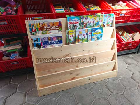 Produsen Lemari Loker Rak Kayu PAUD TK Jember