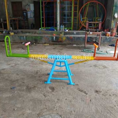 Produsen Mainan Jungkitan Anak TK Klungkung Produsen Mainan Jungkitan Anak TK Klungkung