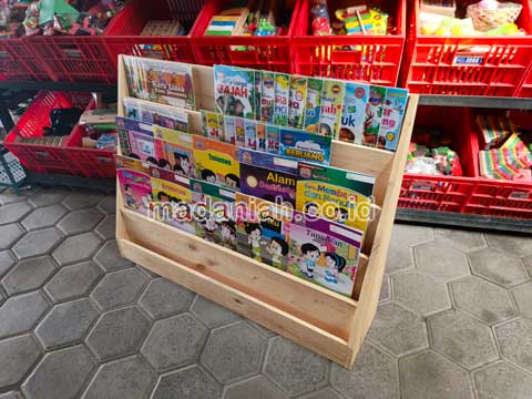 Pabrik Lemari Loker Rak Kayu PAUD TK Wajo