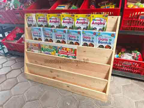 Produsen Lemari Loker Rak Kayu PAUD TK Mamasa