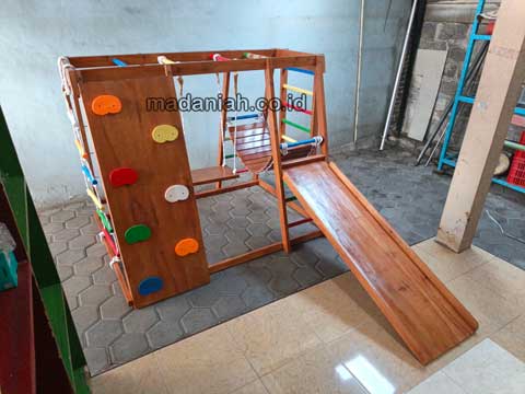 Jual Murah Playground Kayu Brakiasi Kupang