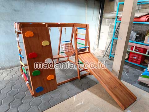 Jual Murah Playground Kayu Brakiasi Mahakam Ulu