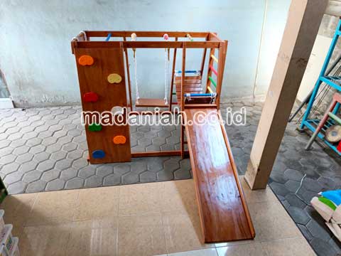 Jual Murah Playground Kayu Brakiasi Sambas