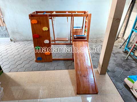 Jual Playground Kayu Brakiasi Banda Aceh Berkualitas