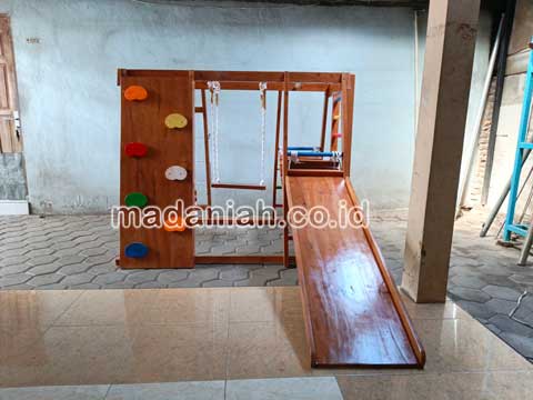 Jual Playground Kayu Brakiasi Gunung Mas Berkualitas