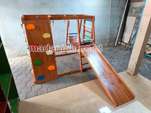 Jual Playground Kayu Brakiasi Jakarta Barat