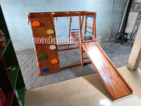 Jual Playground Kayu Brakiasi Karangasem Harga Murah