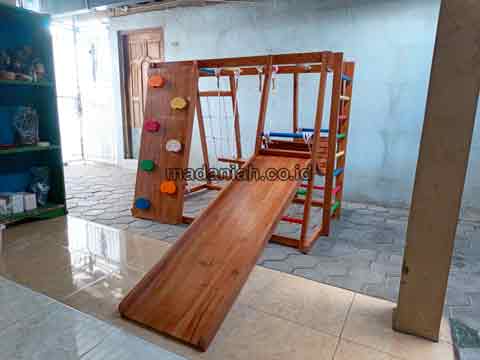 Jual Playground Kayu Brakiasi Keerom