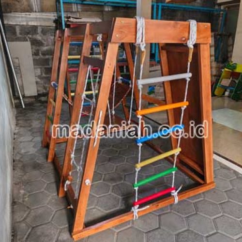 Jual Playground Kayu Brakiasi Kota Banjarbaru