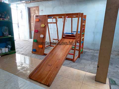 Jual Playground Kayu Brakiasi Kota Mataram