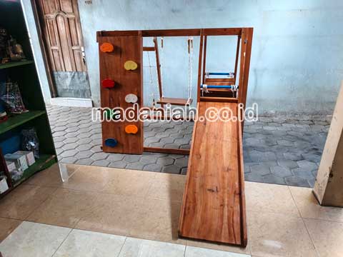 Jual Playground Kayu Brakiasi Kota Metro