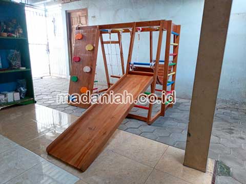 Jual Playground Kayu Brakiasi Lamandau