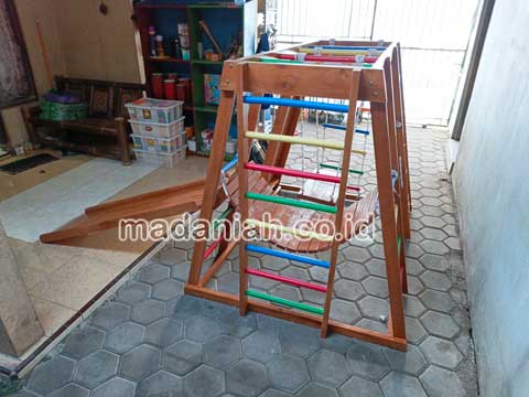 Jual Playground Kayu Brakiasi Magetan Harga Murah
