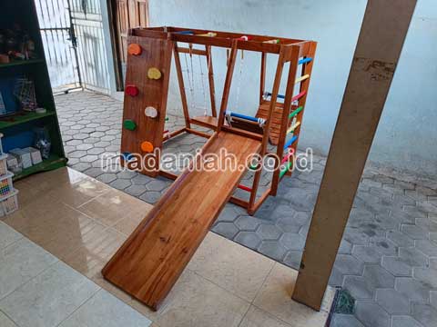 Jual Playground Kayu Brakiasi Malang Harga Murah