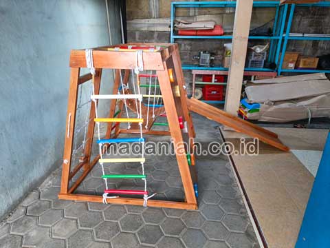 Jual Playground Kayu Brakiasi Sampang Harga Murah