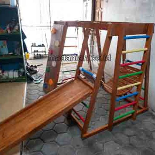 Jual Playground Kayu Brakiasi Sorong