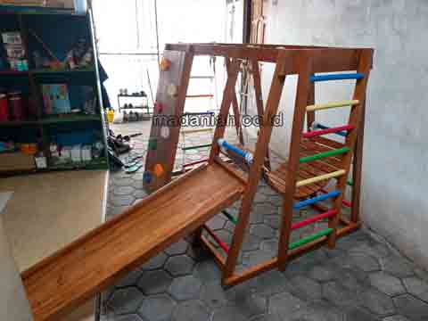 Jual Playground Kayu Brakiasi Sorong