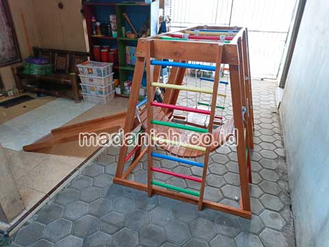 Jual Playground Kayu Brakiasi Sumenep Berkualitas