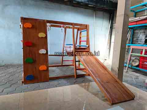 Jual Playground Kayu Brakiasi Tambrauw