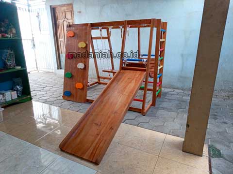 Jual Playground Kayu Brakiasi Timor Tengah Selatan