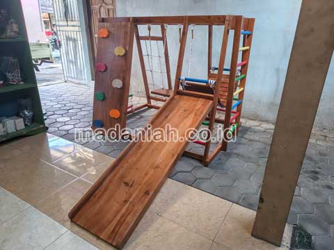 Jual Playground Kayu Brakiasi Way Kanan Berkualitas