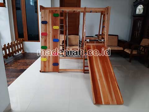 Produsen Playground Kayu Brakiasi Bengkayang