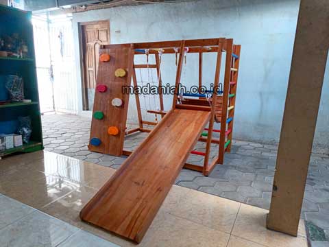 Produsen Playground Kayu Brakiasi Biak Numfor Harga Murah