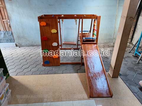 Produsen Playground Kayu Brakiasi Cirebon Terdekat