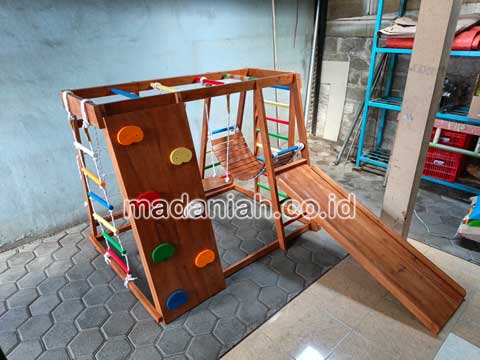 Produsen Playground Kayu Brakiasi Cirebon