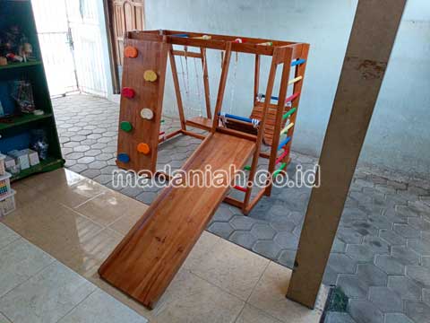Produsen Playground Kayu Brakiasi Demak Berkualitas